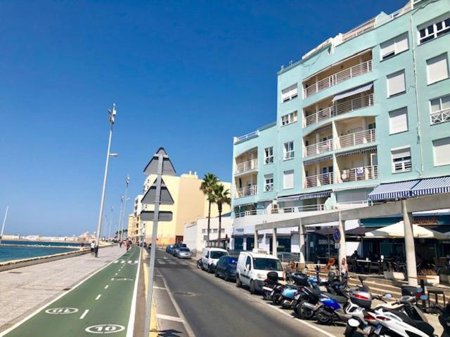 GATU Villa Isabel TERRAZA,PARKING,1ºLINEA PLAYA,WIFI,VISTA AL MAR Cádiz Kültér fotó